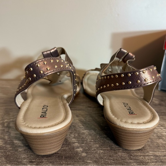 NEW Rialto Gemma Wedge Sandals Shoes Women’s Size 8.5 Metallic Stud Detail - Picture 6 of 9